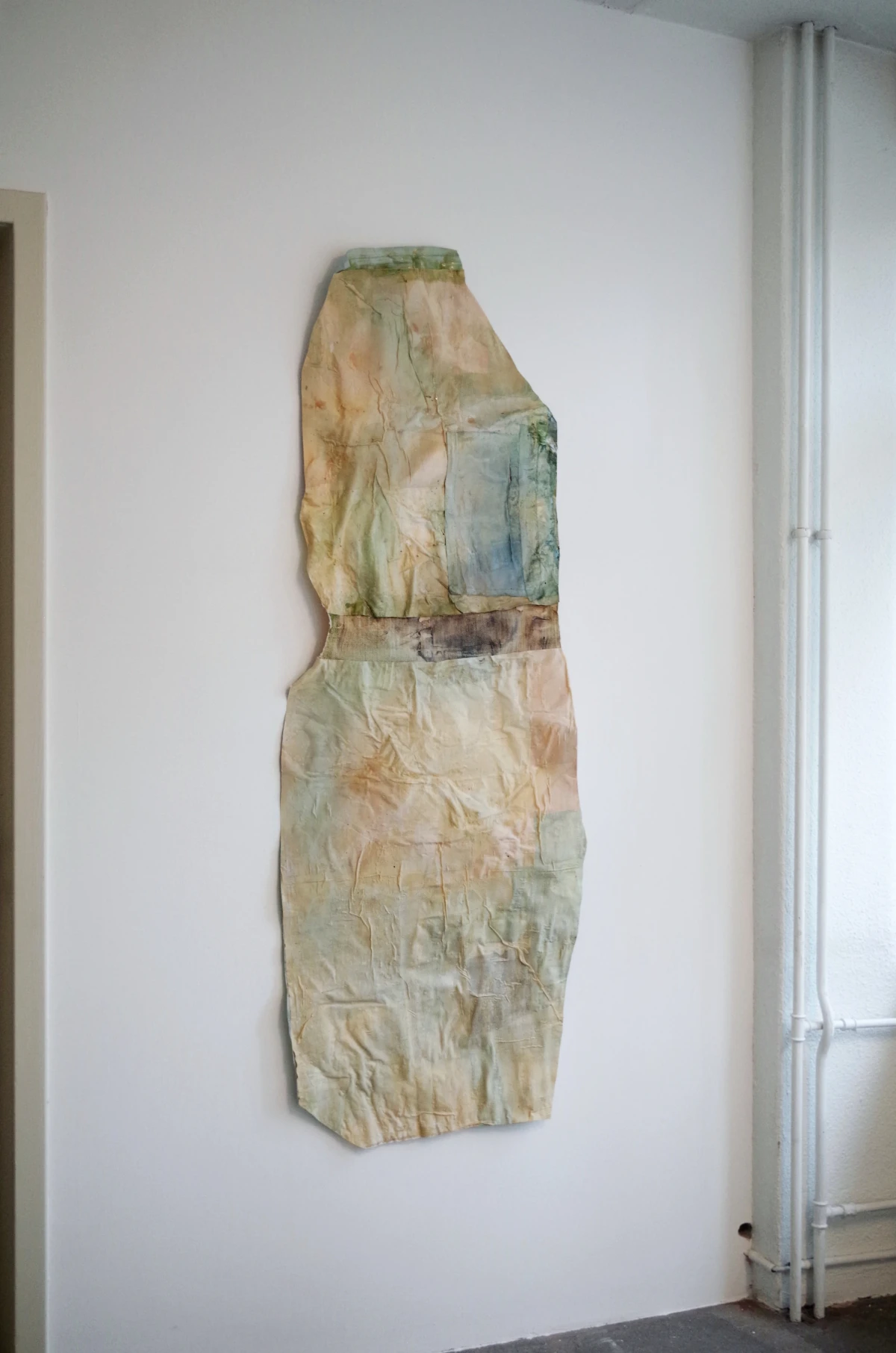 [150×45x10 cm] - stiffened and colored textile waste - 2025